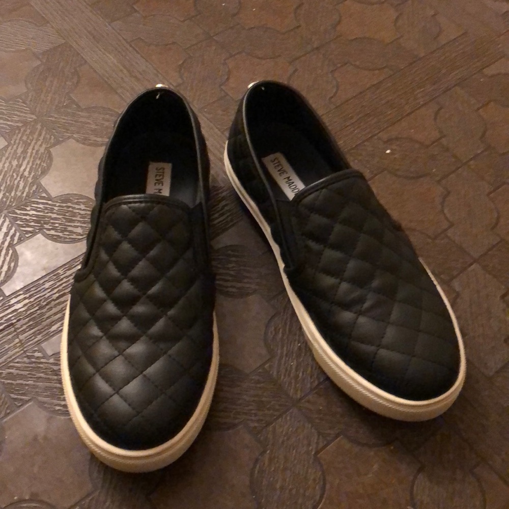 Steve Madden slip on leather sneakers
